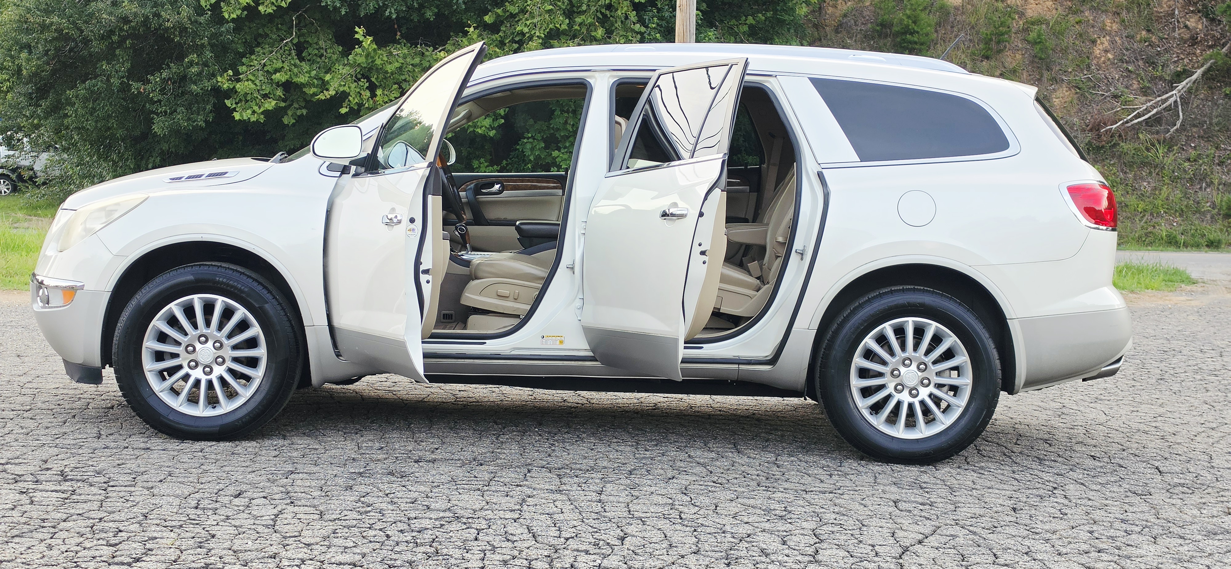 2012 Buick Enclave photo 8