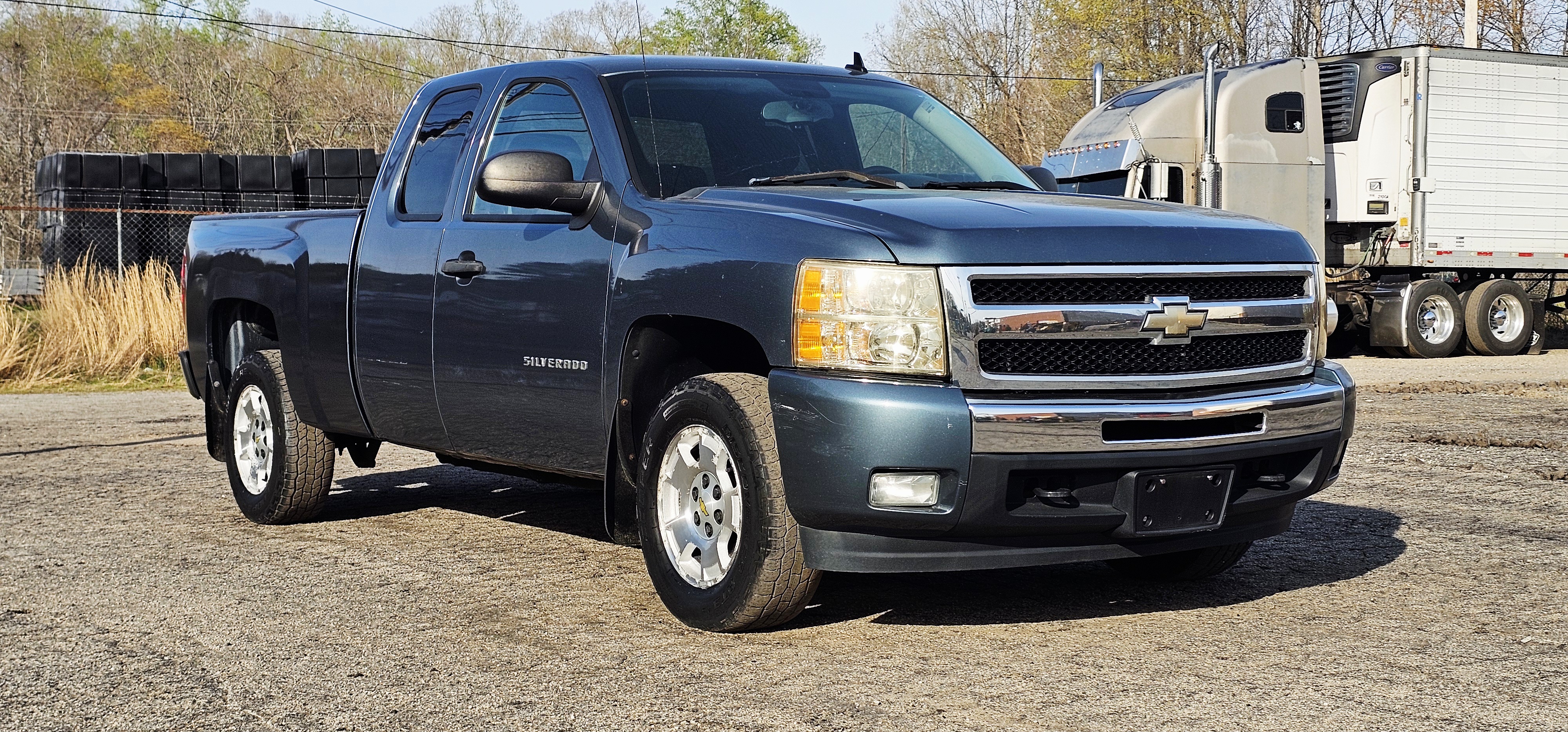 2011 Chevrolet Silverado 1500 LT - Photo 3
