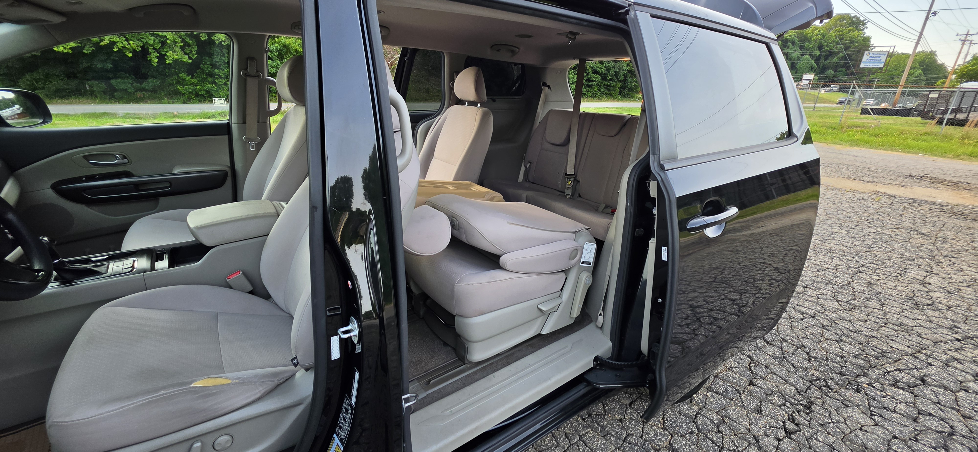 2016 Kia Sedona photo 13