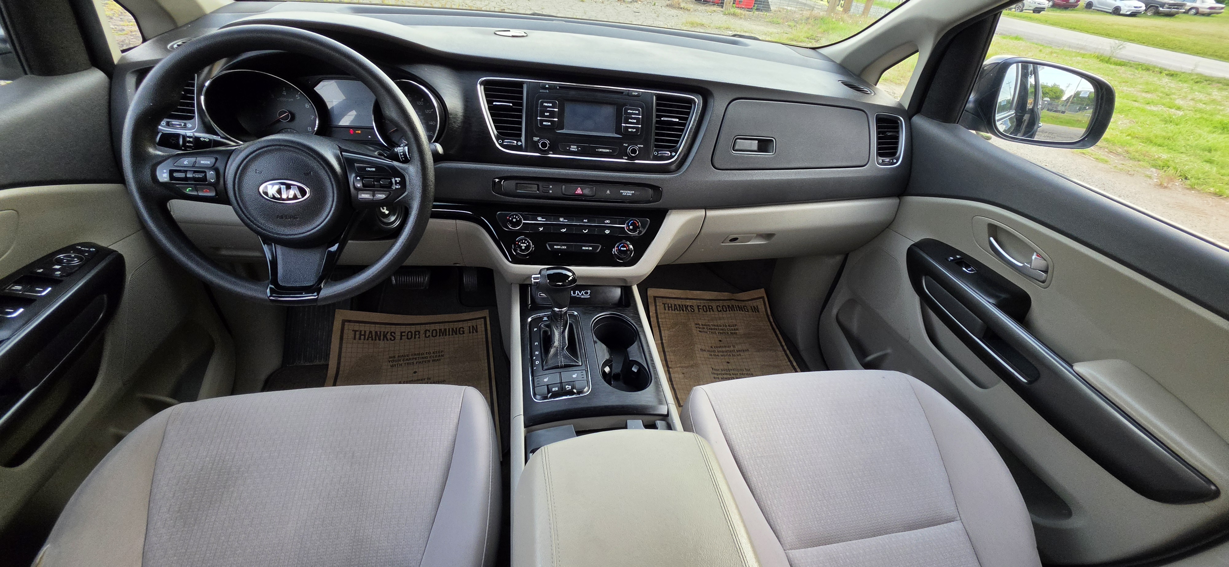 2016 Kia Sedona photo 14