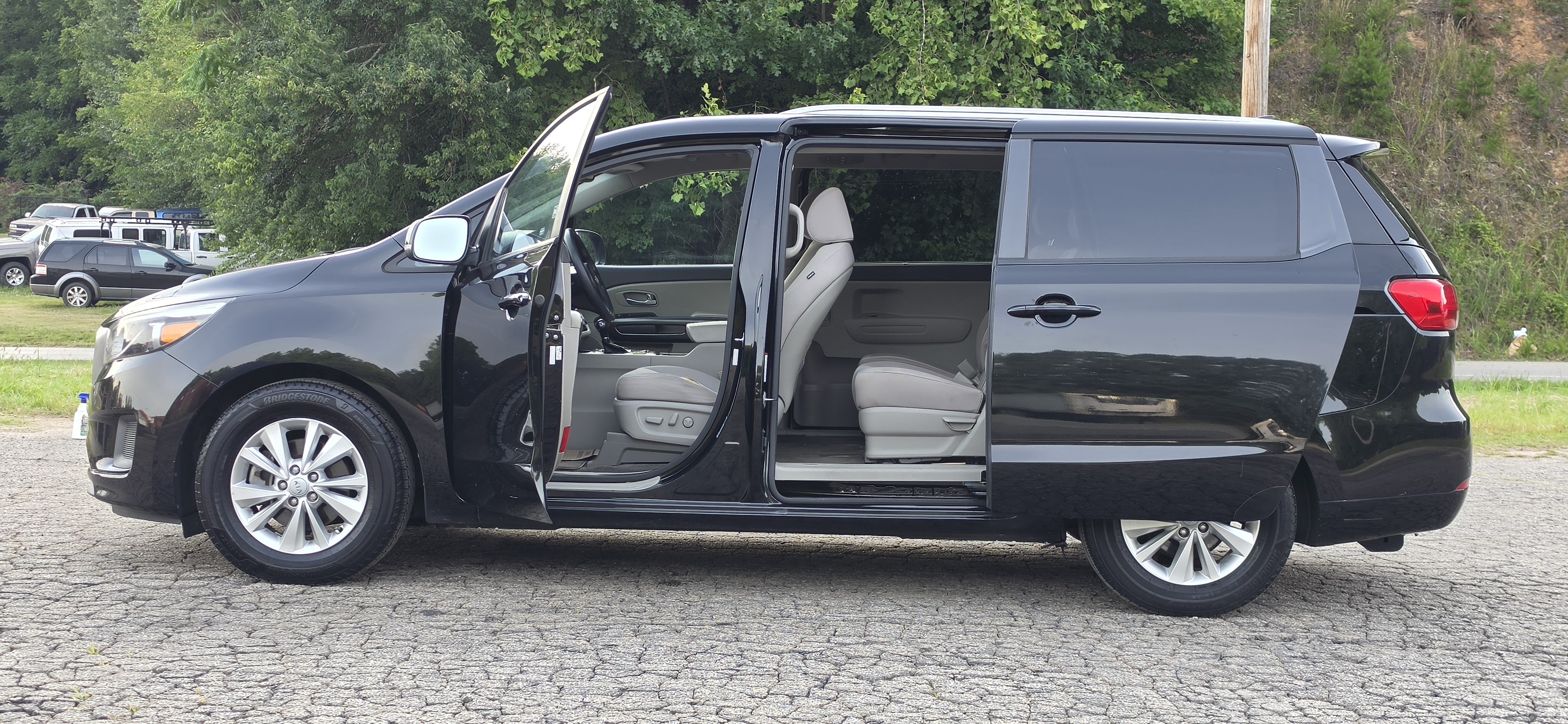 2016 Kia Sedona photo 8