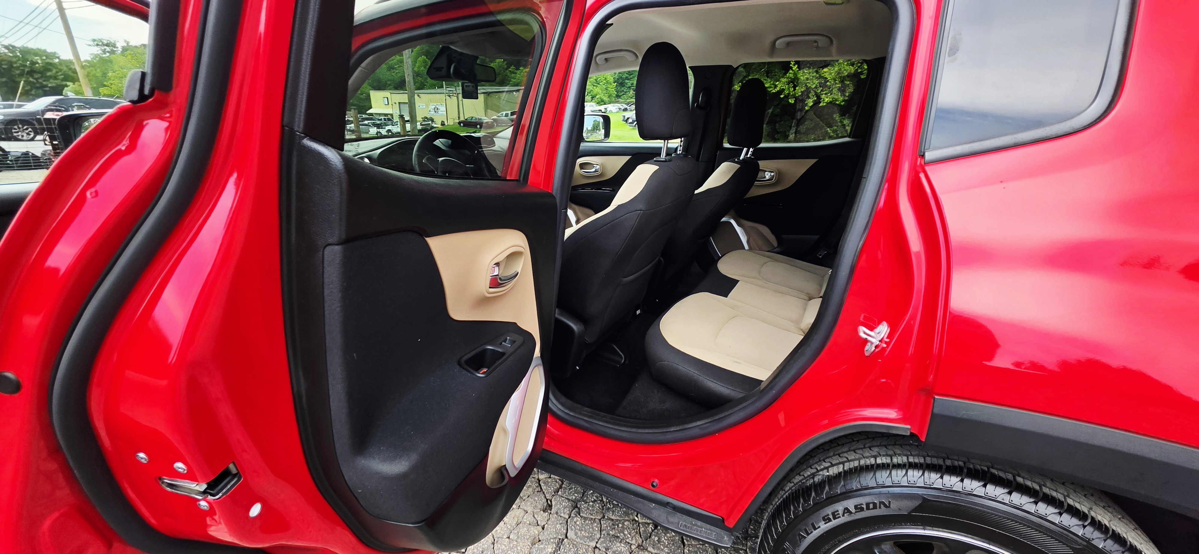 2016 Jeep Renegade photo 12