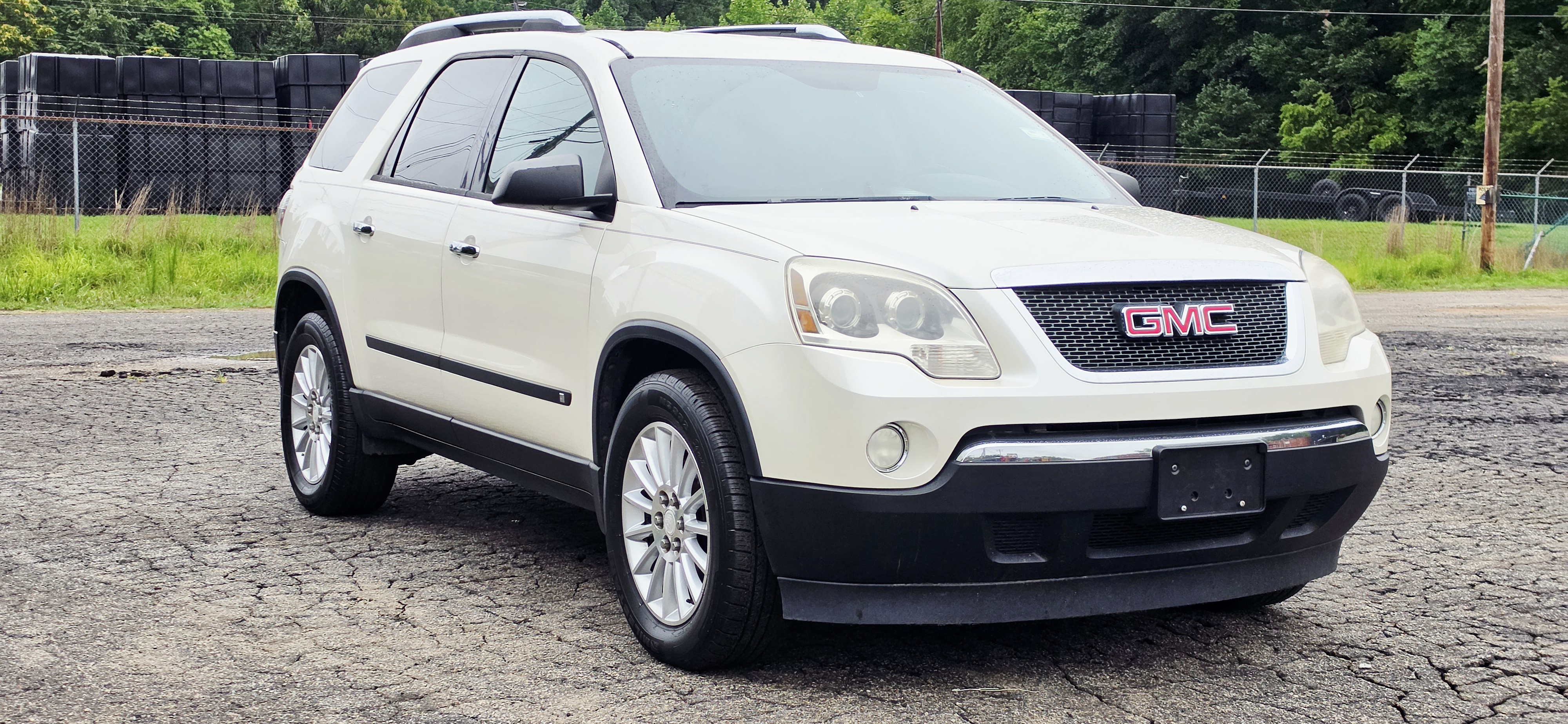 2009 GMC Acadia photo 3