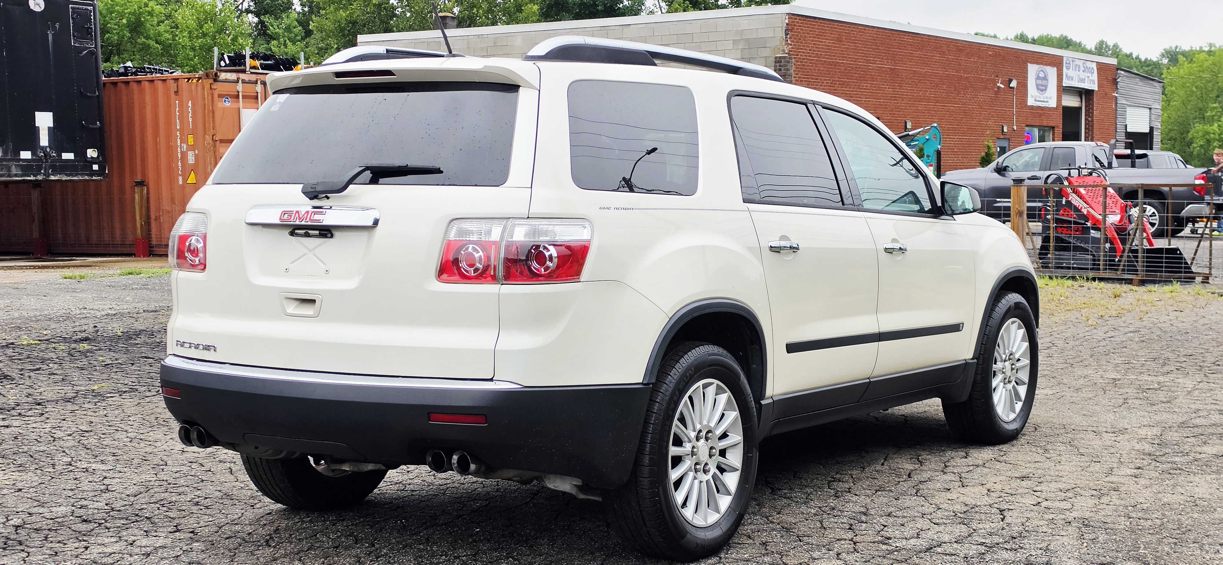 2009 GMC Acadia photo 4