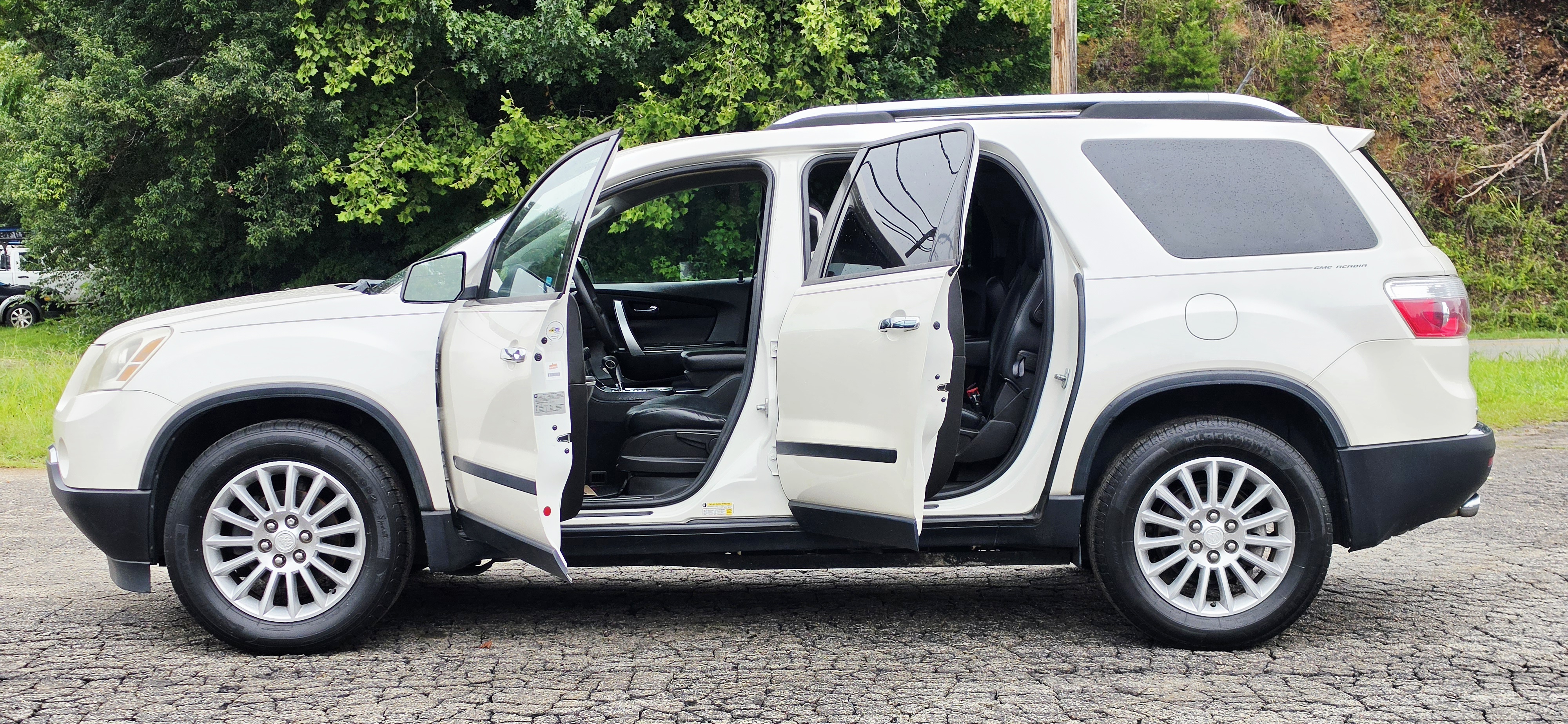 2009 GMC Acadia photo 8