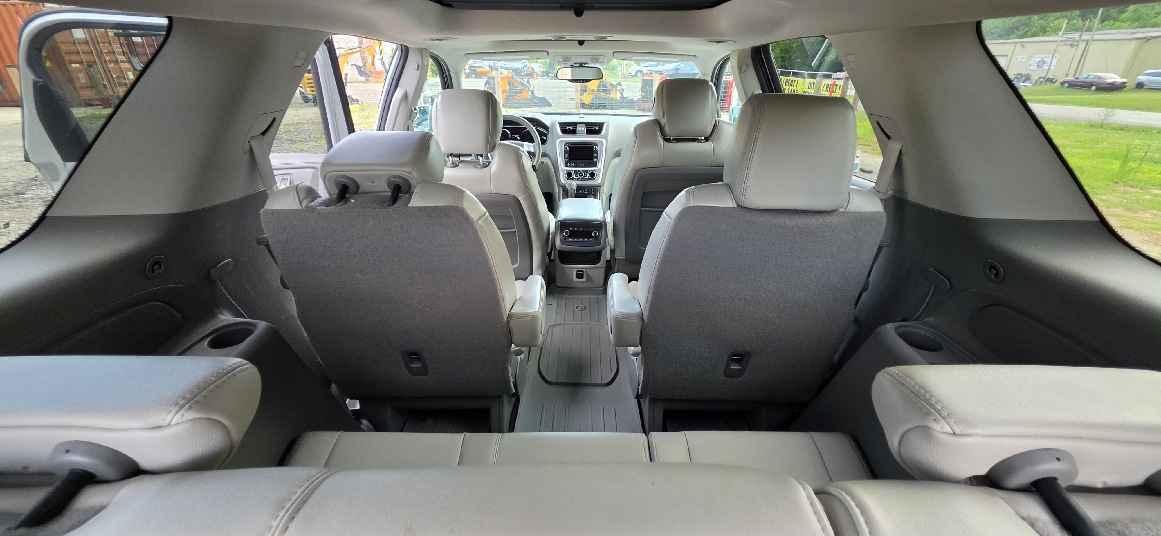 2014 GMC Acadia photo 16