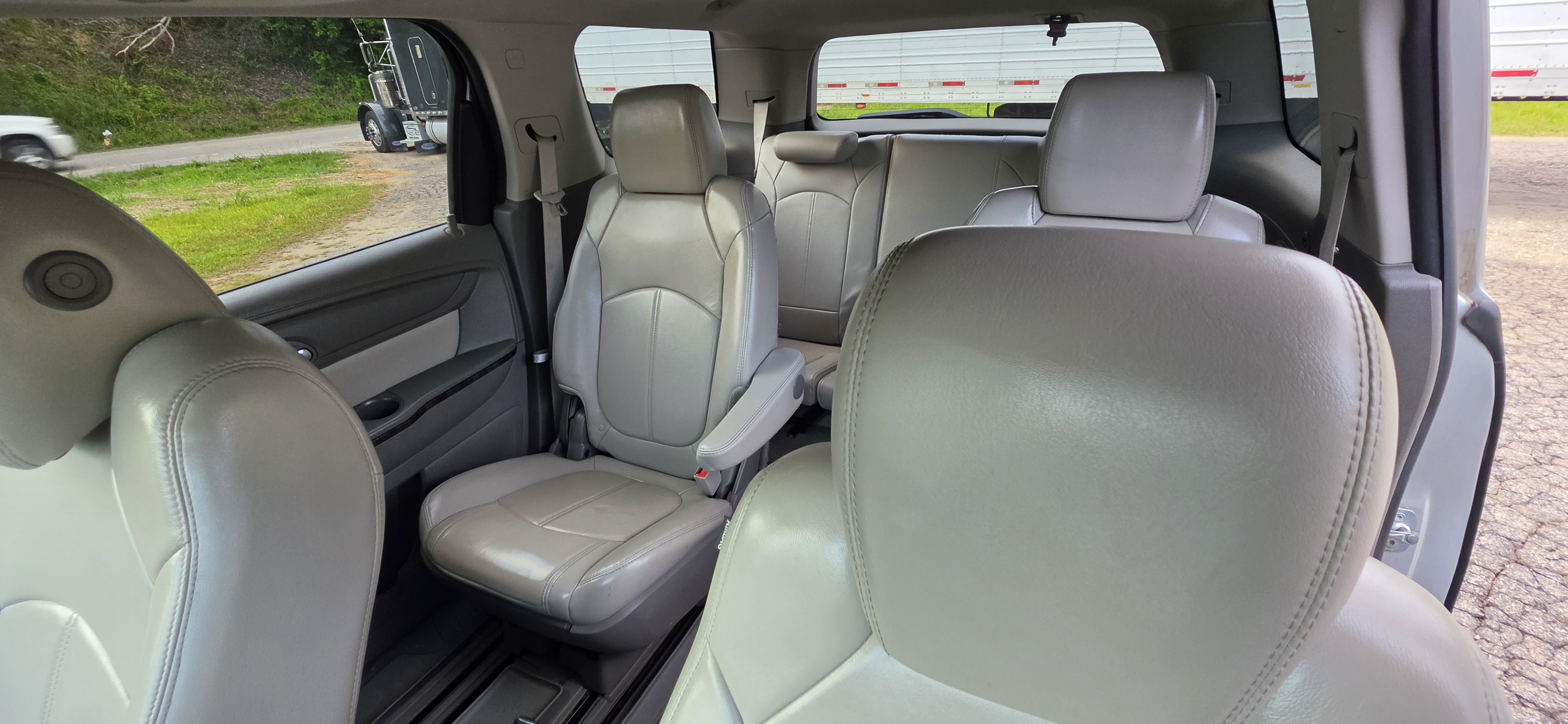 2014 GMC Acadia photo 12