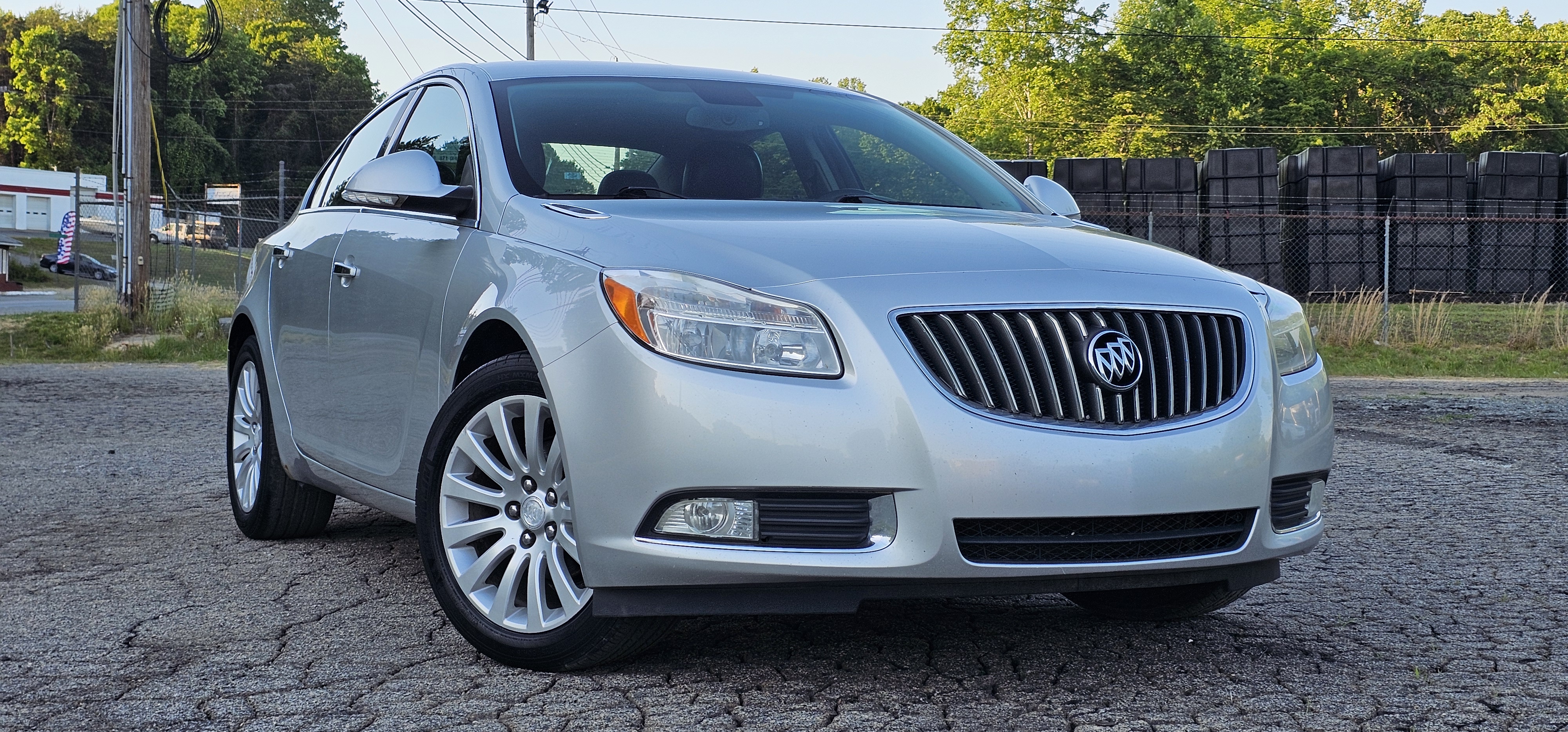 2012 Buick Regal photo 11