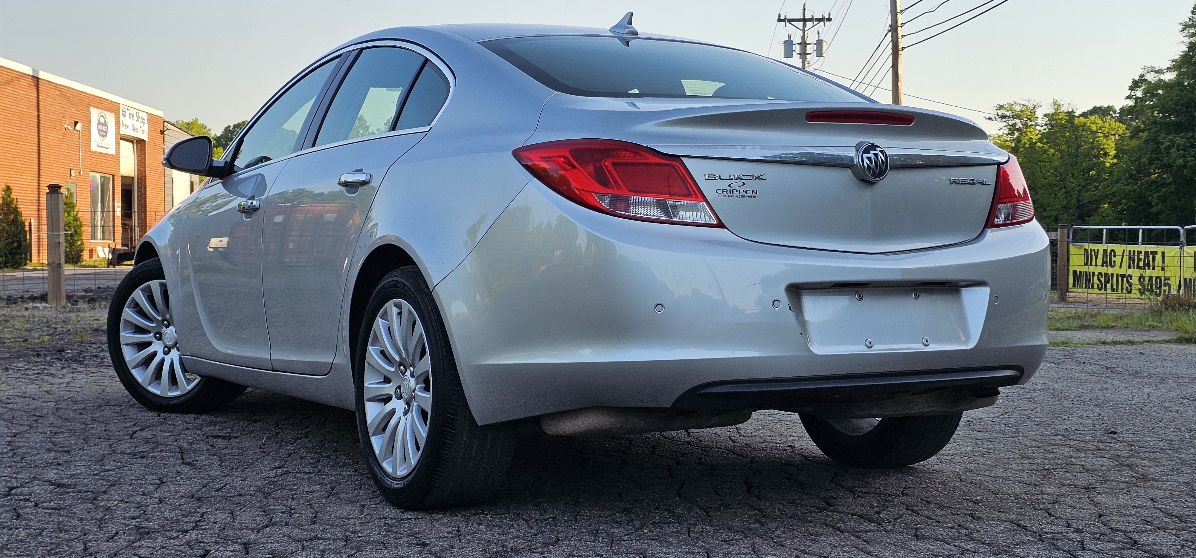2012 Buick Regal photo 12