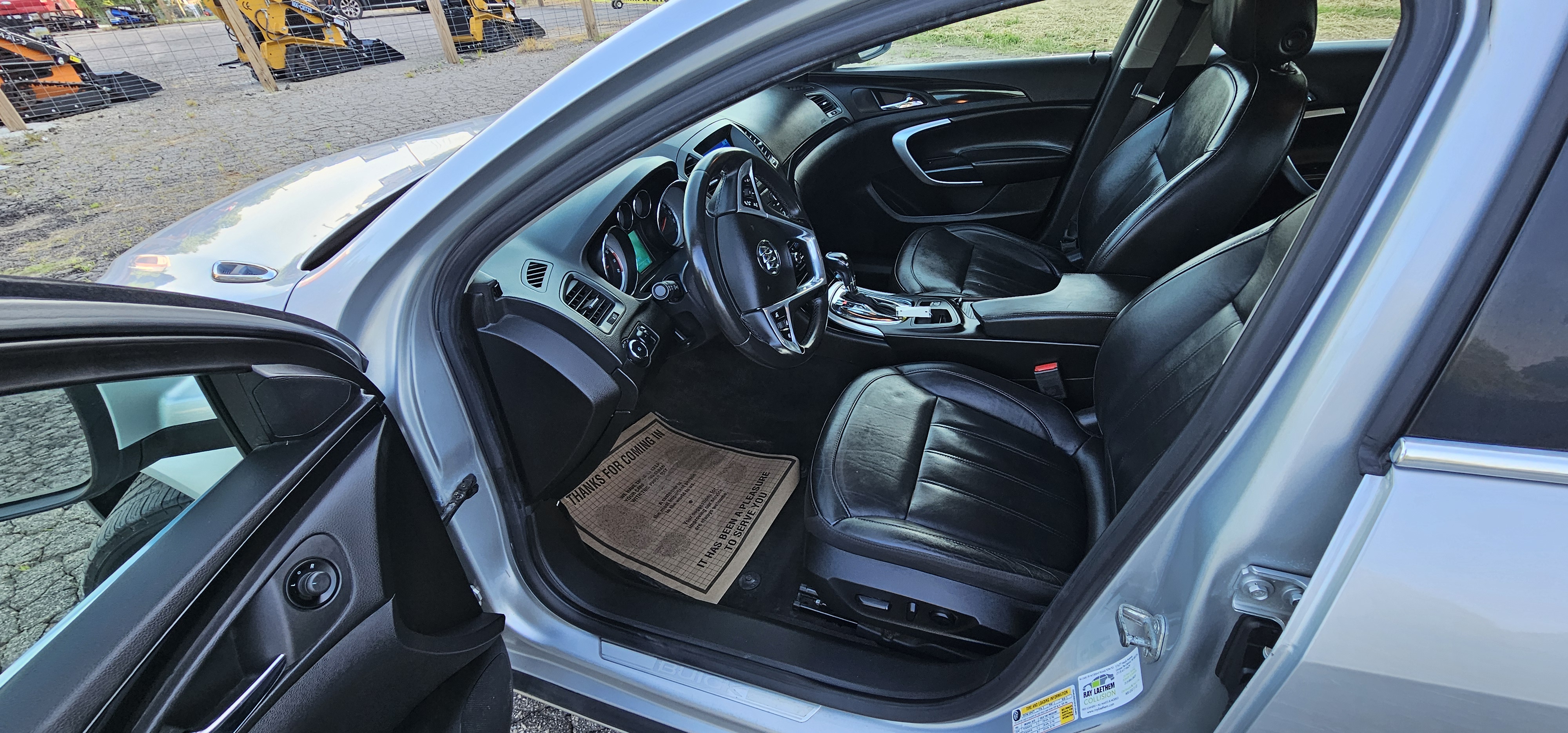 2012 Buick Regal photo 13