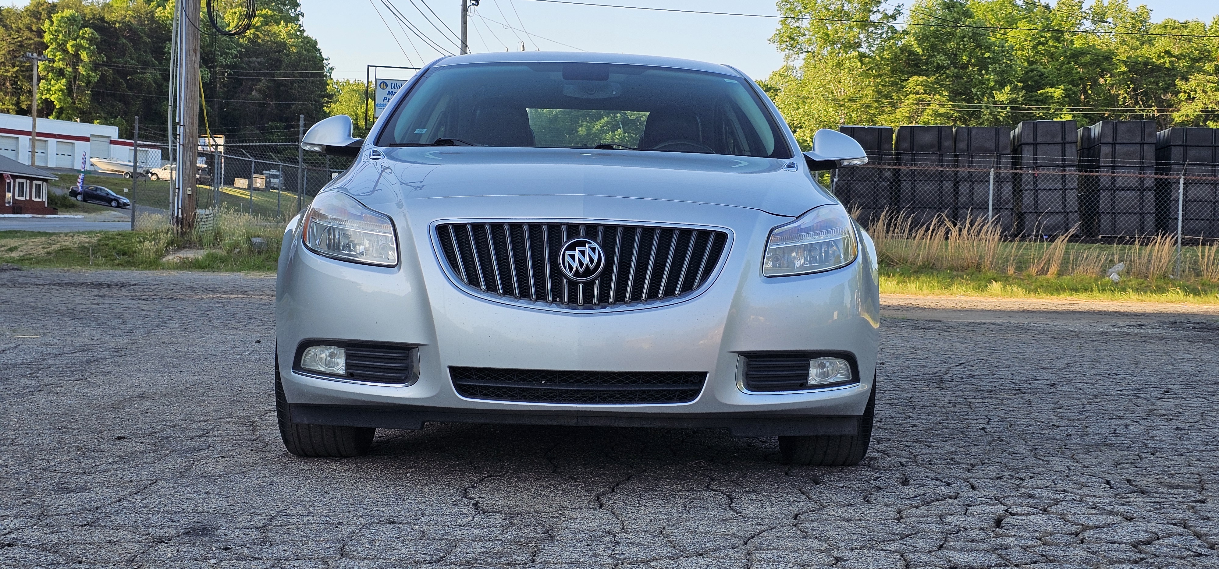 2012 Buick Regal photo 2